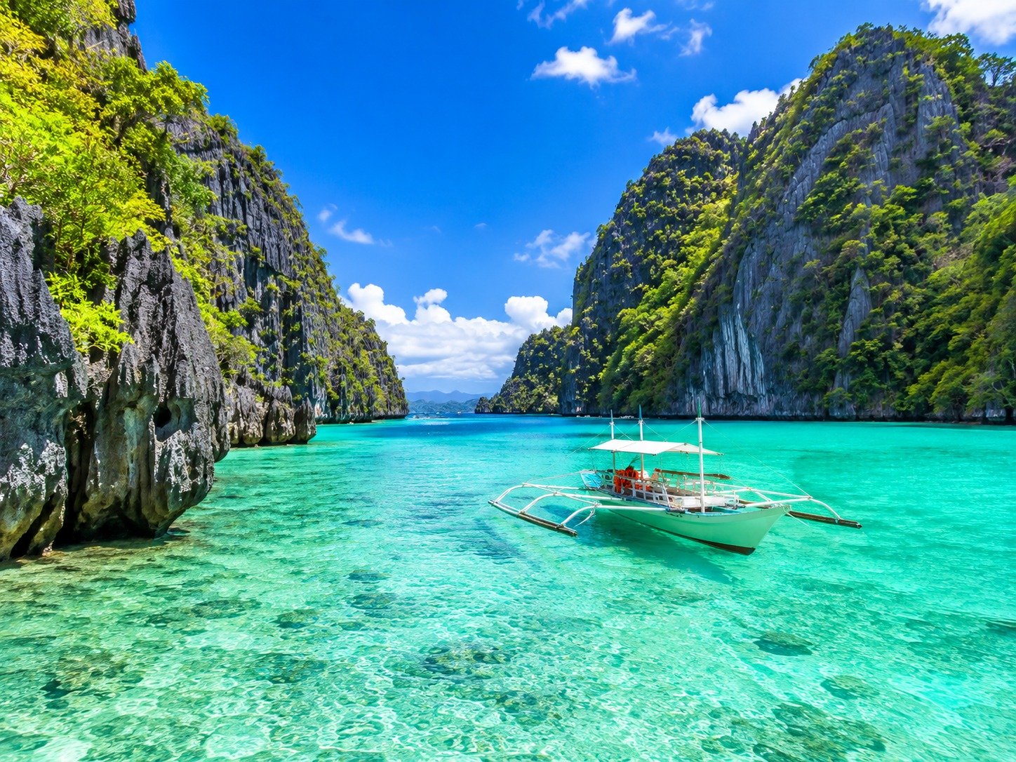 Palawan clear water and island adventure